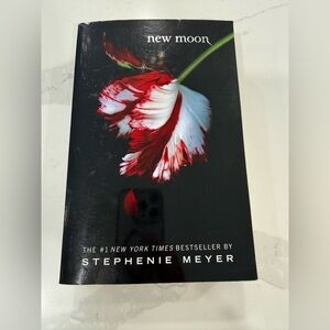 Stephenie Meyer’s ‘New Moon’
